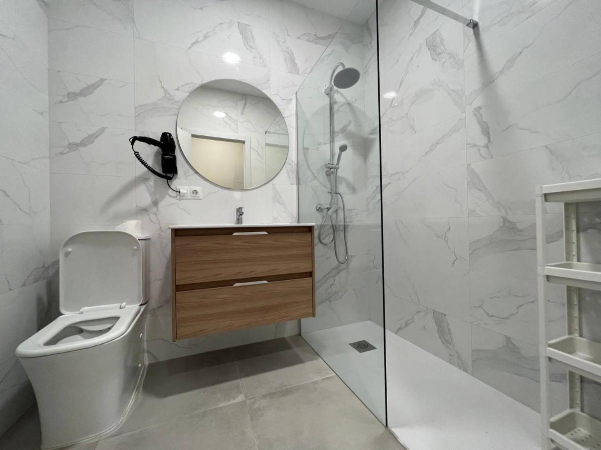Centro Estudio Trinidad Malaga 3 Экстерьер фото
