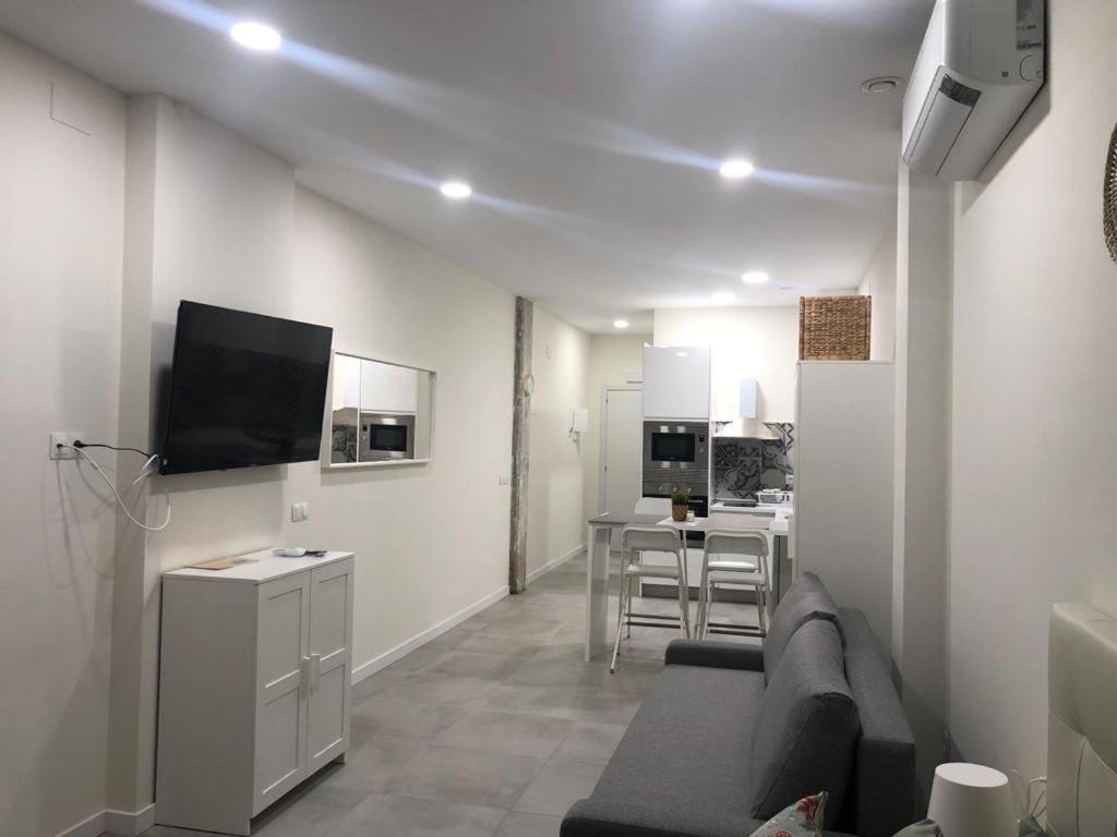 Centro Estudio Trinidad Malaga 3 Экстерьер фото